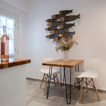 Corina Studios-apartments Náusza