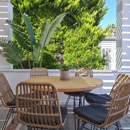 Corina Studios-apartments Nausa