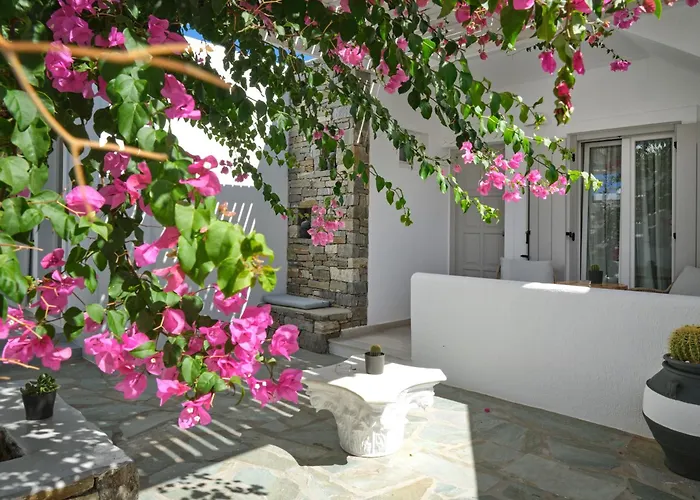 Corina Studios-apartments Nausa