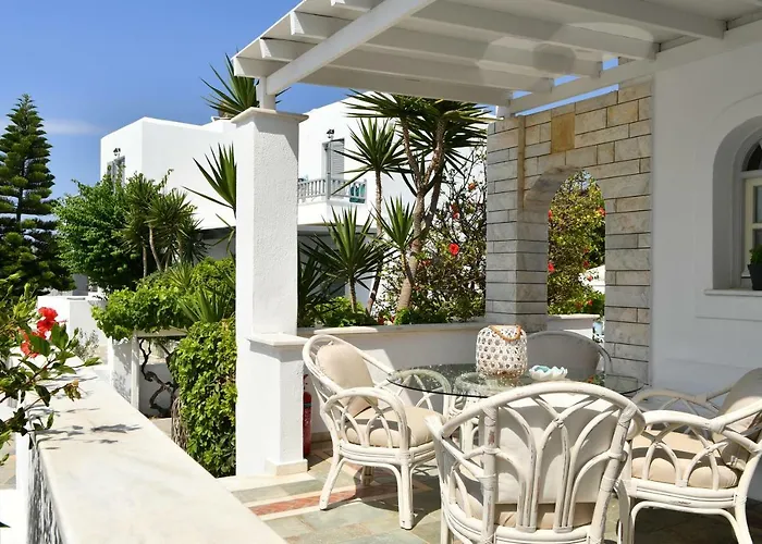 Corina Studios-apartments * Nausa