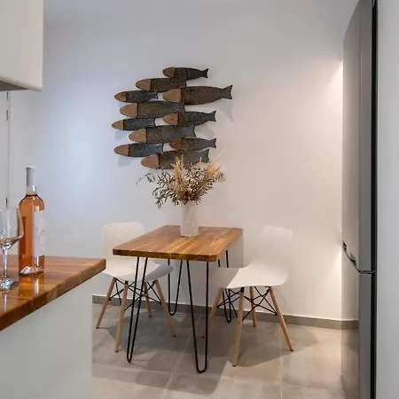 アパート Corina Studios-apartments ナウサ