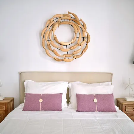 Corina Studios-apartments ナウサ