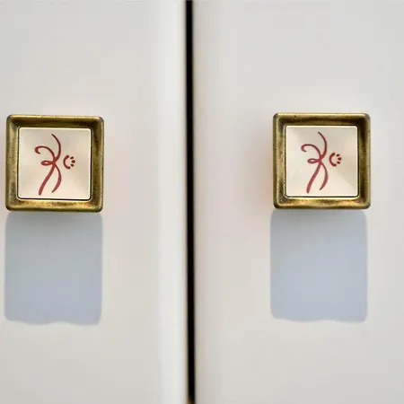 Corina Studios-apartments アパート ナウサ