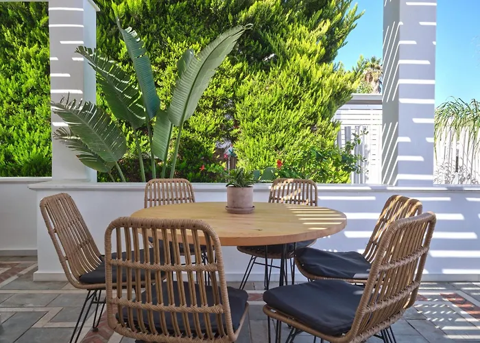 Corina Studios-apartments 纳乌萨