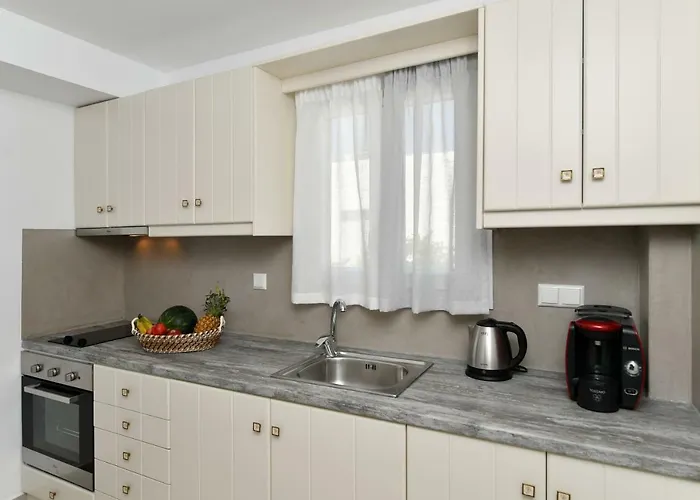 Corina Studios-apartments Apartamento Naousa